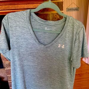 Under Armour Women Large Short Sleeve Shirt Green Vneck Workout Tee